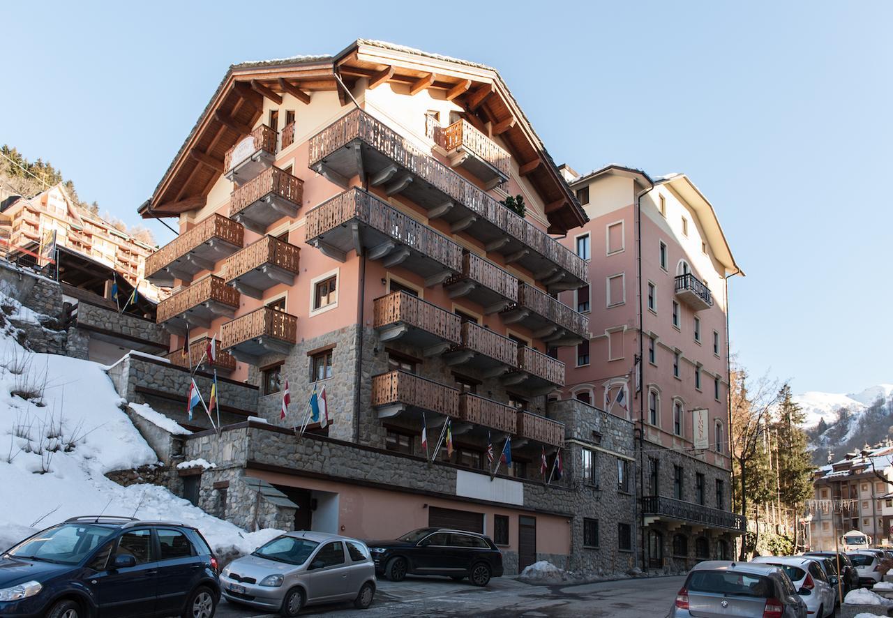 Limone Palace Aparthotel Limone Piemonte Bagian luar foto
